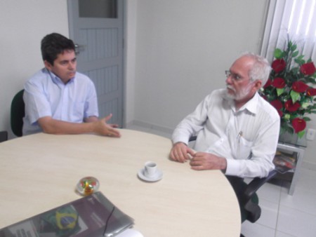 Pároco de Nova Cruz visita IFRN